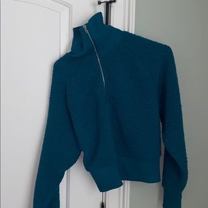 pink small blue sweater crop